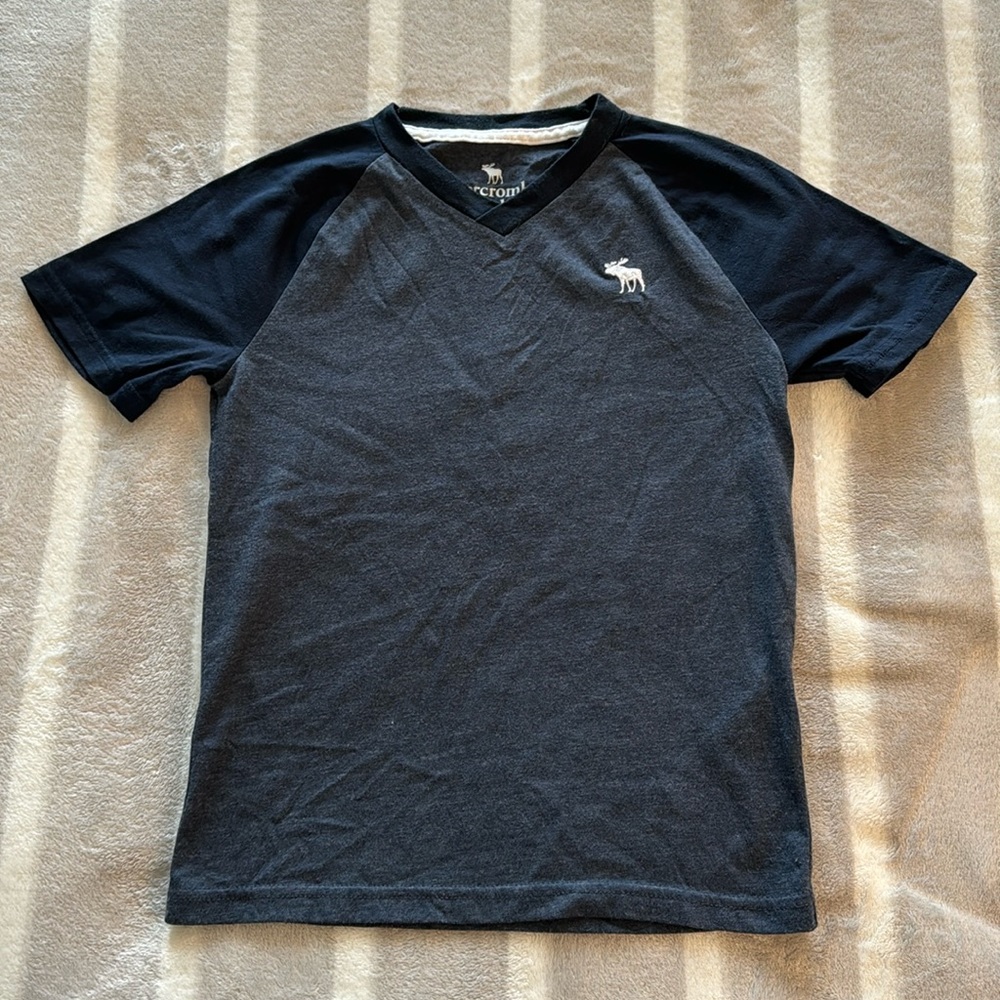 Abercrombie kids tshirt